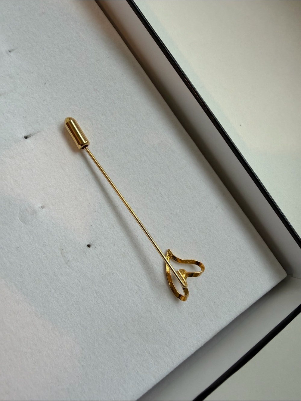 Vintage Gold Tone Abstract Heart Rhinestone Stick Pin - Picture 6 of 8